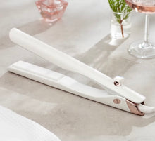 Load image into Gallery viewer, T3 Lucea Smart Straightening Iron 1"
